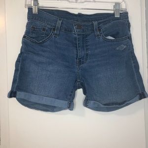 Medium wash Levi shorts